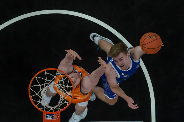 的媒体亮相 的媒体亮相