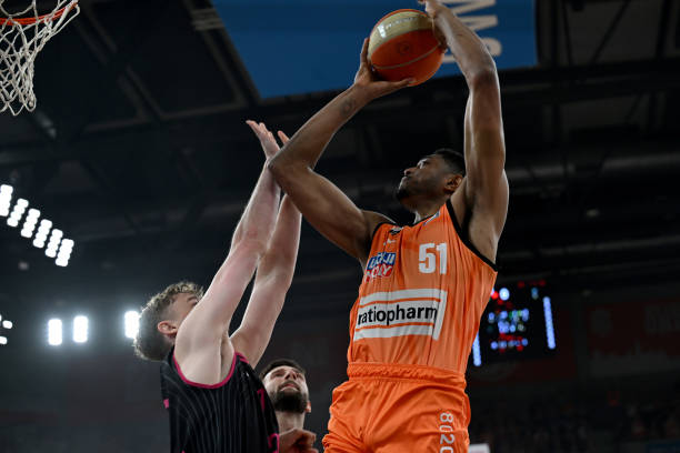 员在对抗中 员在对抗中