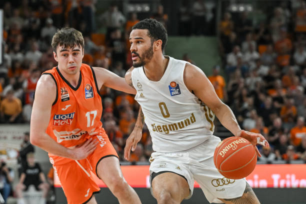 新身份亮相 新身份亮相